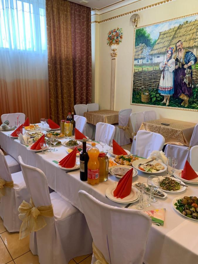 Готель "У Свата" Гришківці Бердичівський Р-Н Hryshkivtsi エクステリア 写真